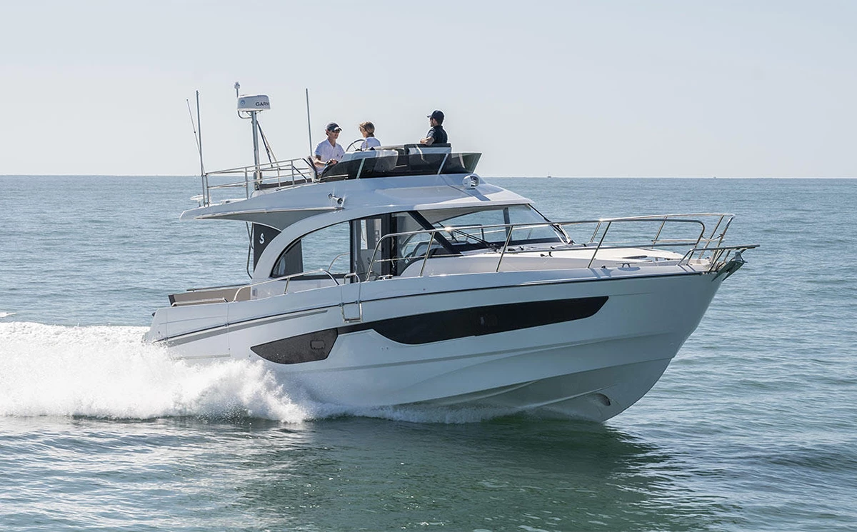 Beneteau Antares 11 Fly_01